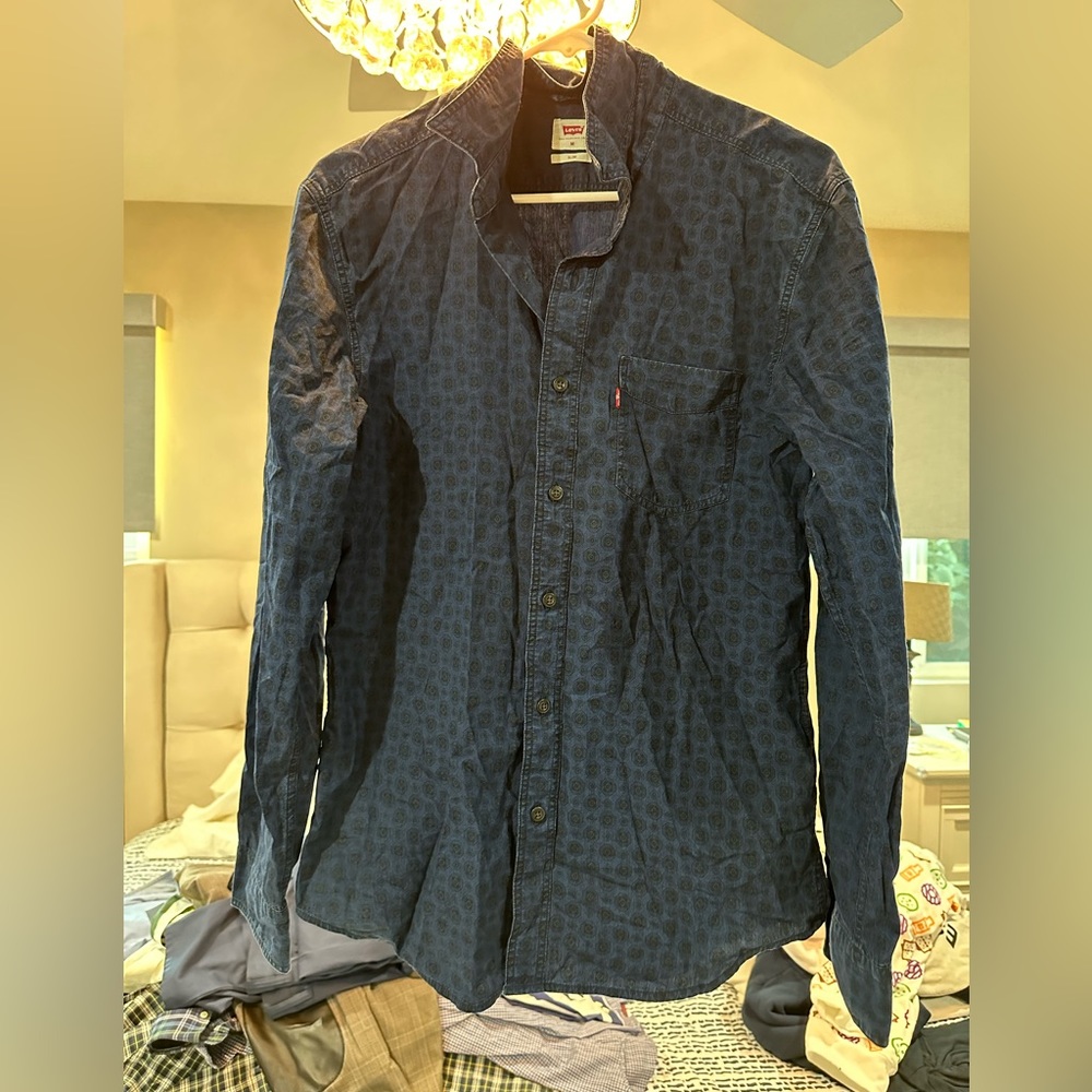 EUC Levi’s Woven